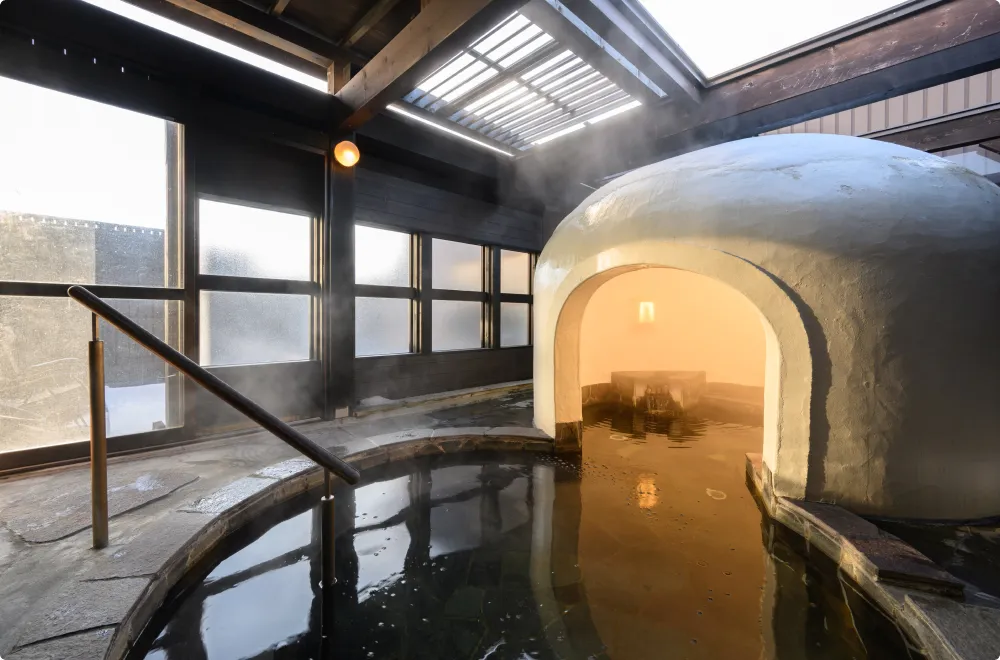 写真：かまくら風の露天風呂「雪あかりの湯」