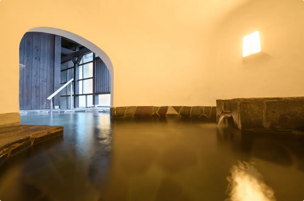 写真：かまくら風の露天風呂 内側