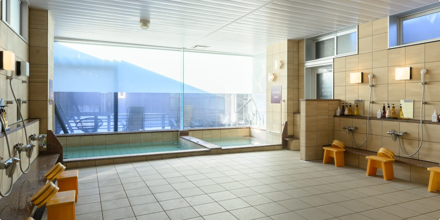 写真：薬湯 めぐまの湯 大浴場